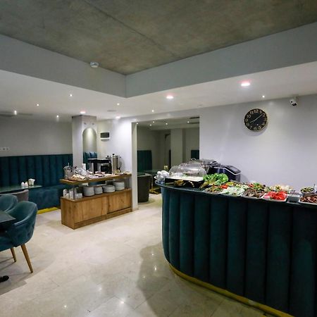 M 1 T Hotel Tbilisi Esterno foto
