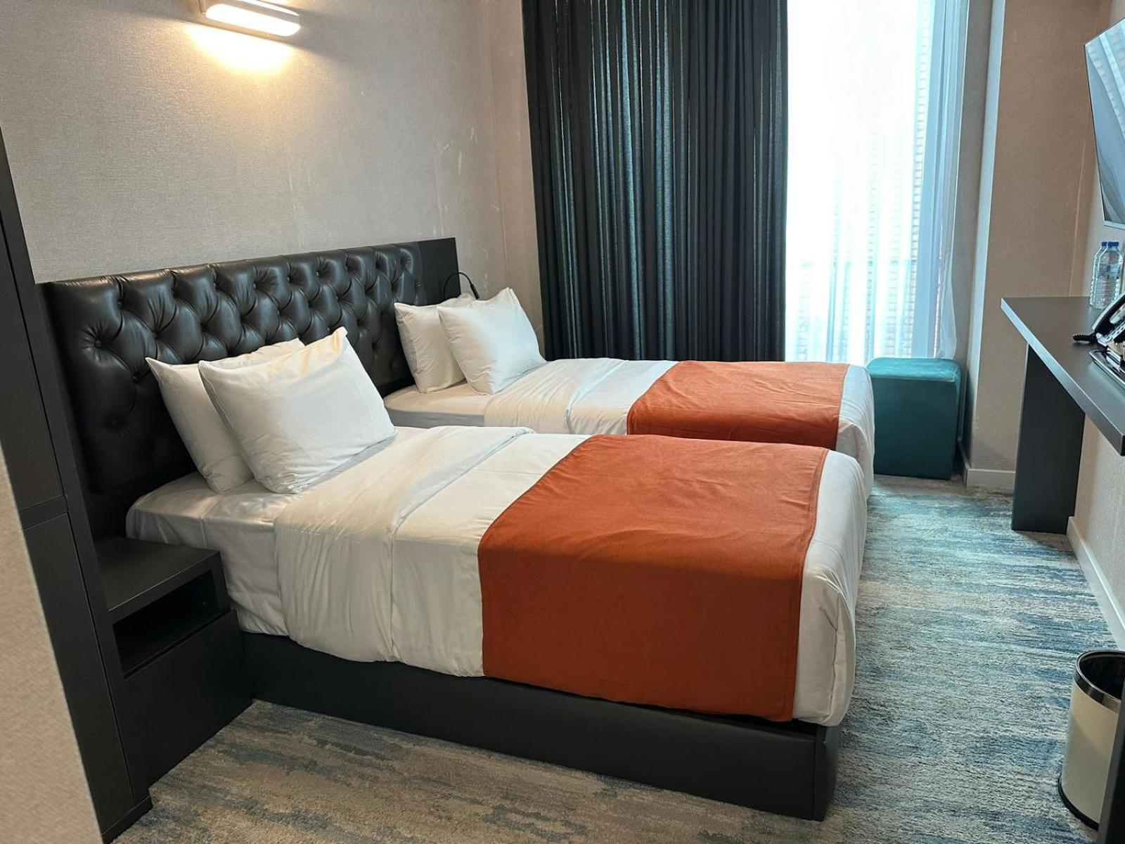M 1 T Hotel Tbilisi Esterno foto