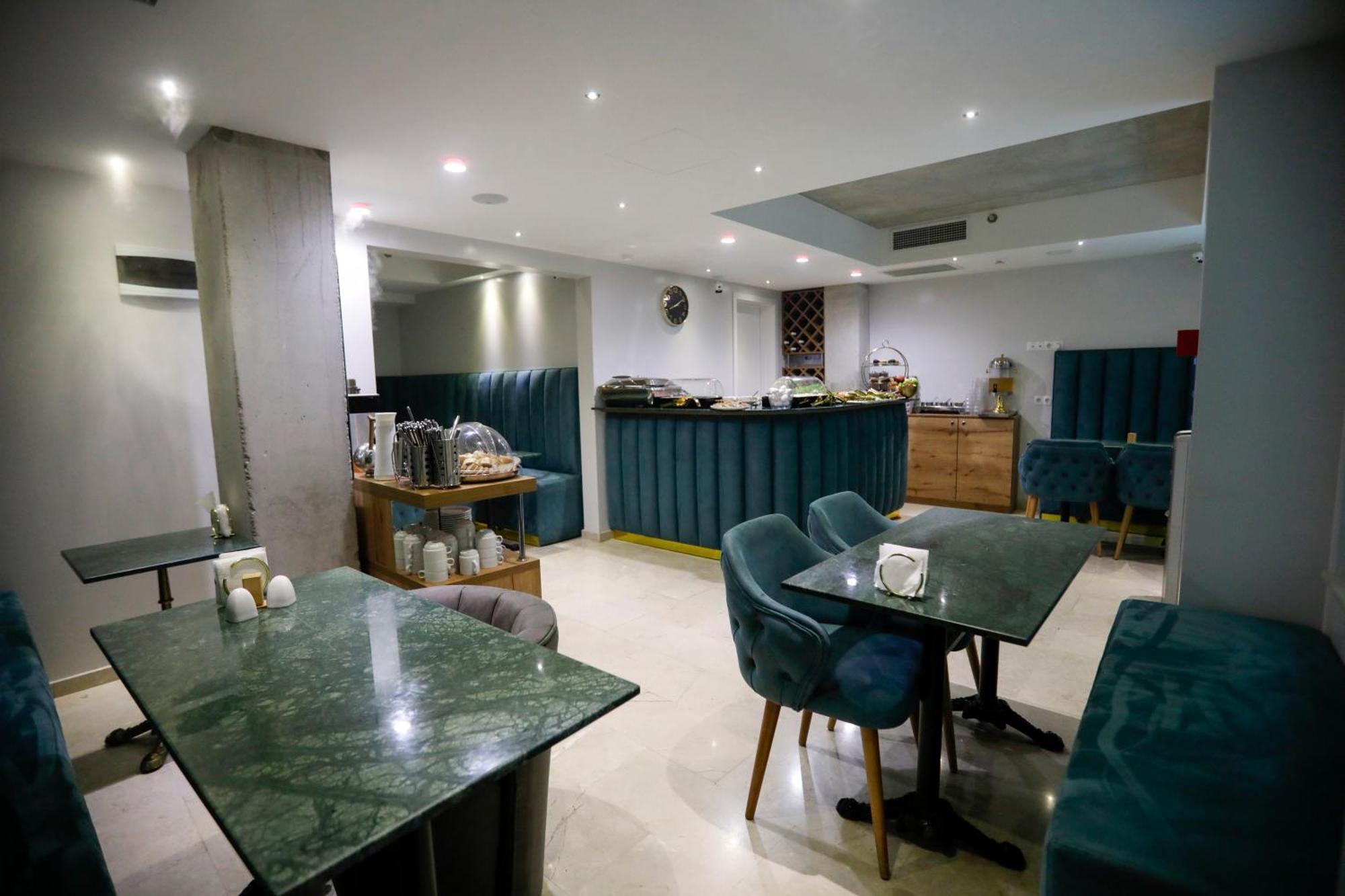 M 1 T Hotel Tbilisi Esterno foto