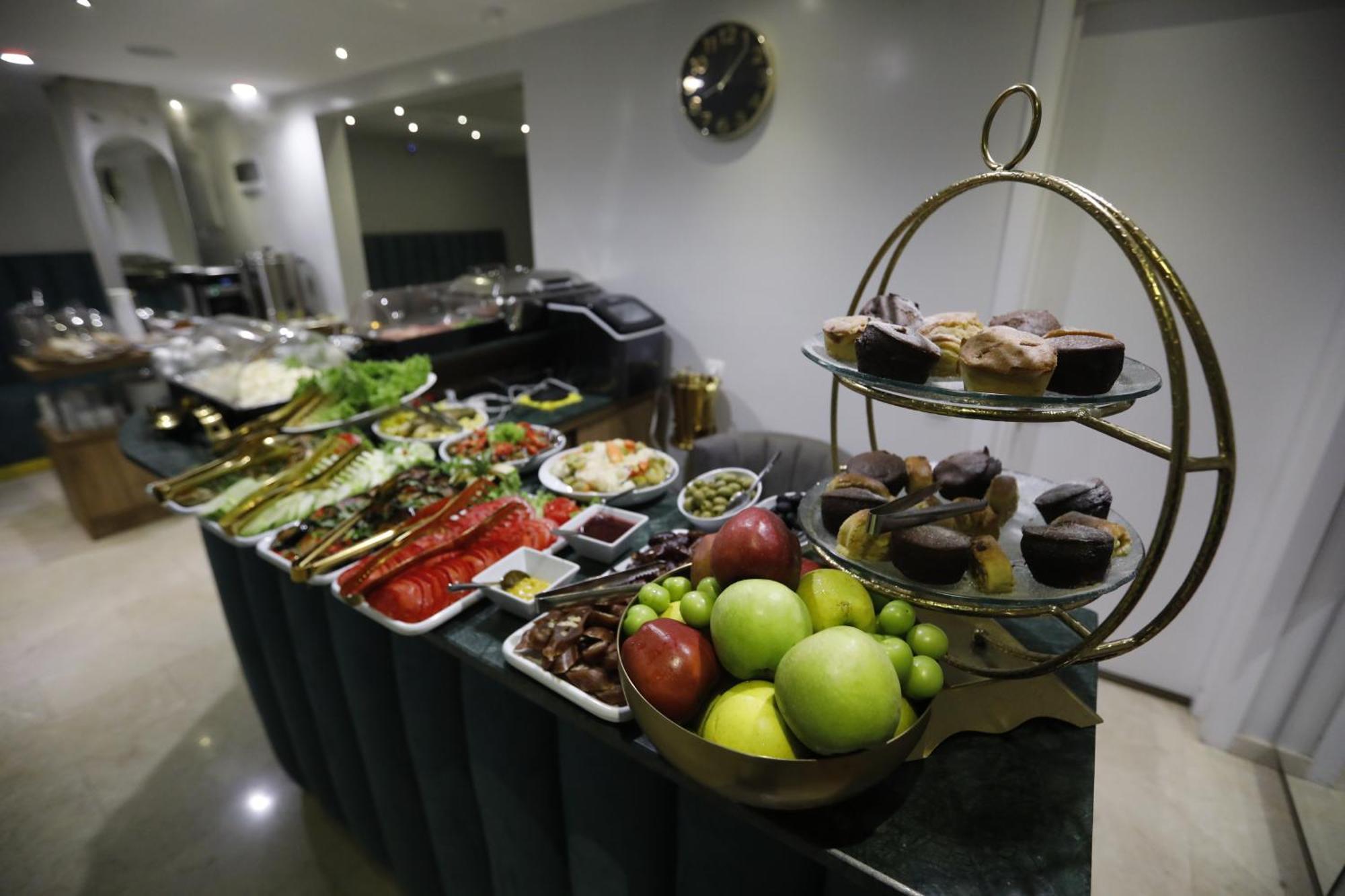 M 1 T Hotel Tbilisi Esterno foto