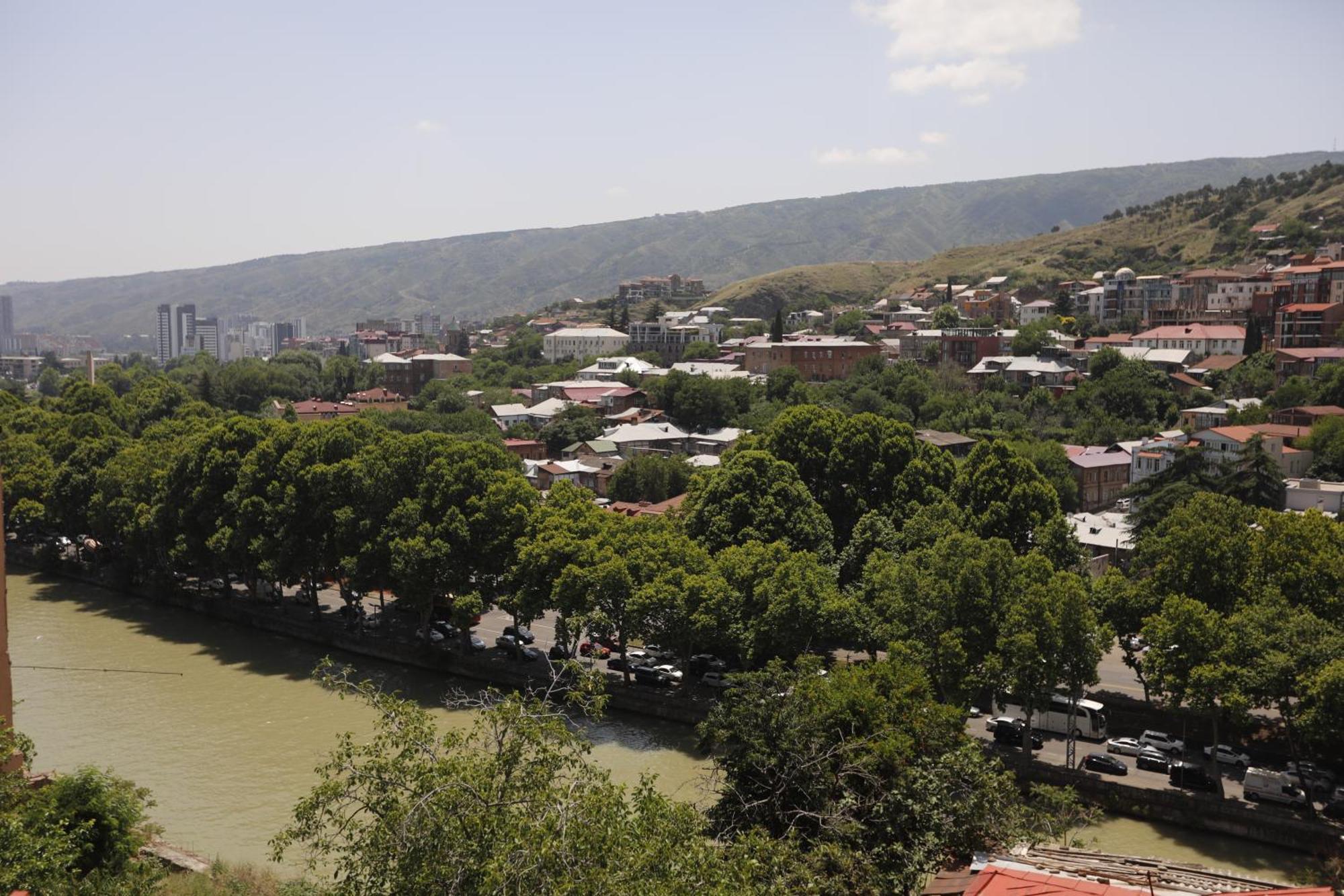 M 1 T Hotel Tbilisi Esterno foto