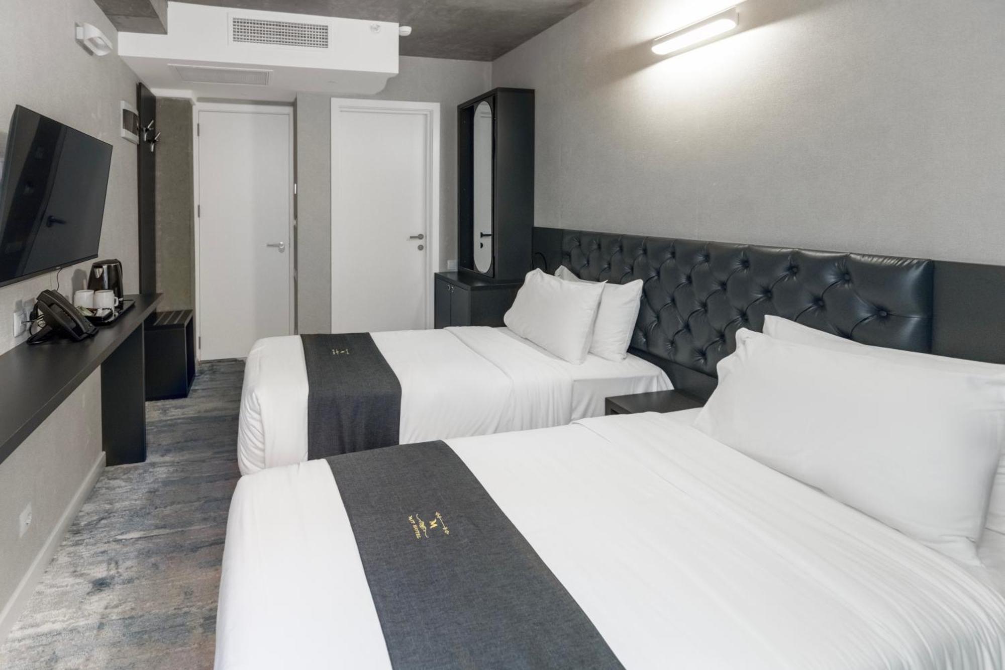 M 1 T Hotel Tbilisi Esterno foto