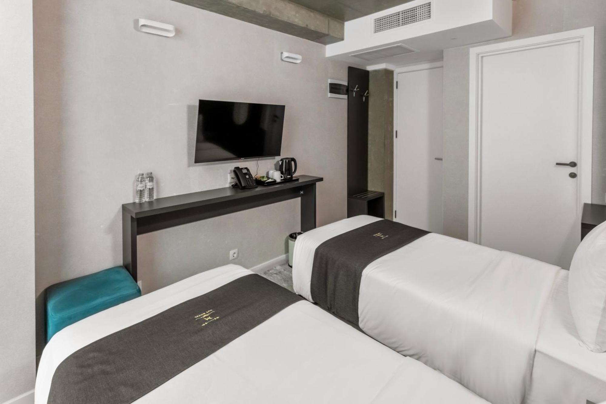 M 1 T Hotel Tbilisi Esterno foto