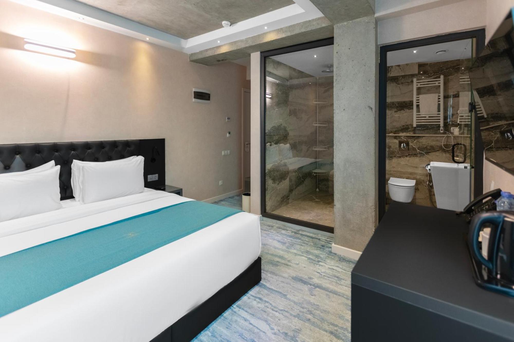 M 1 T Hotel Tbilisi Esterno foto