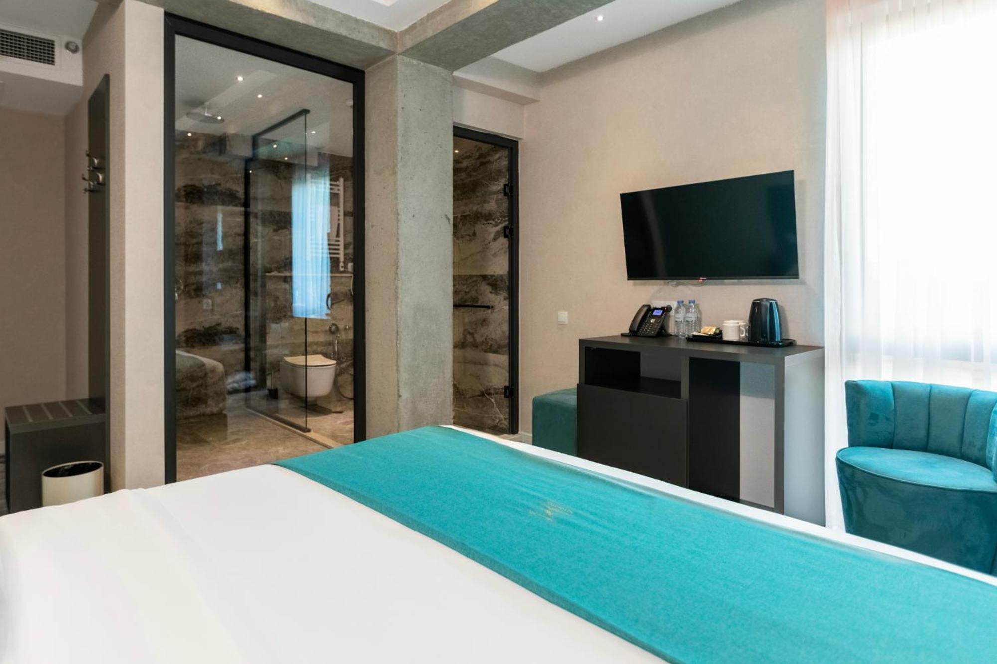M 1 T Hotel Tbilisi Esterno foto