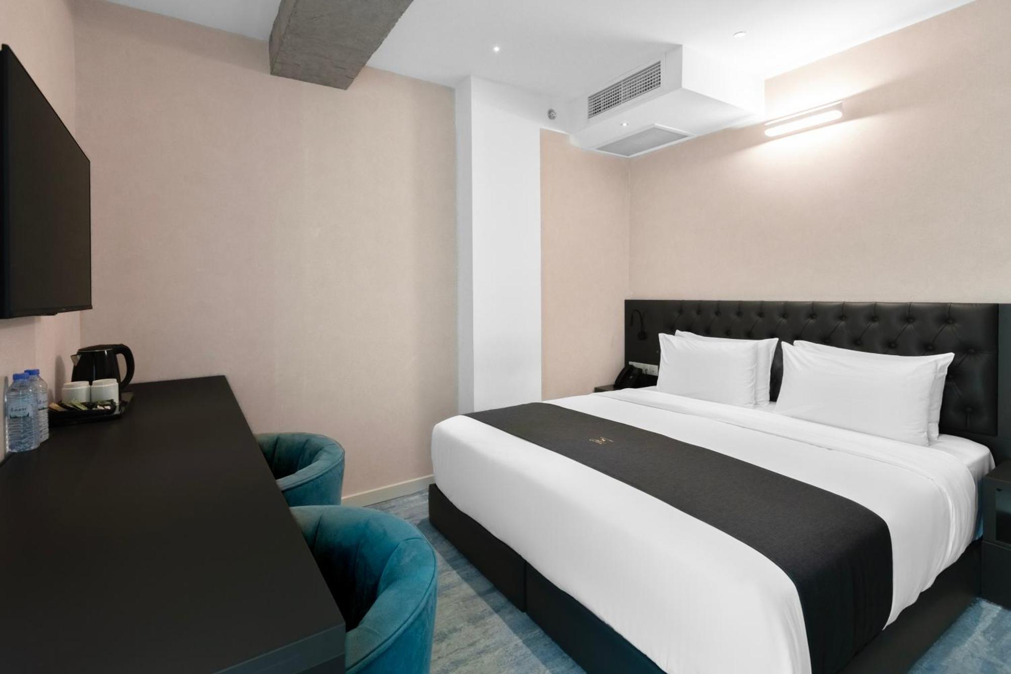 M 1 T Hotel Tbilisi Esterno foto