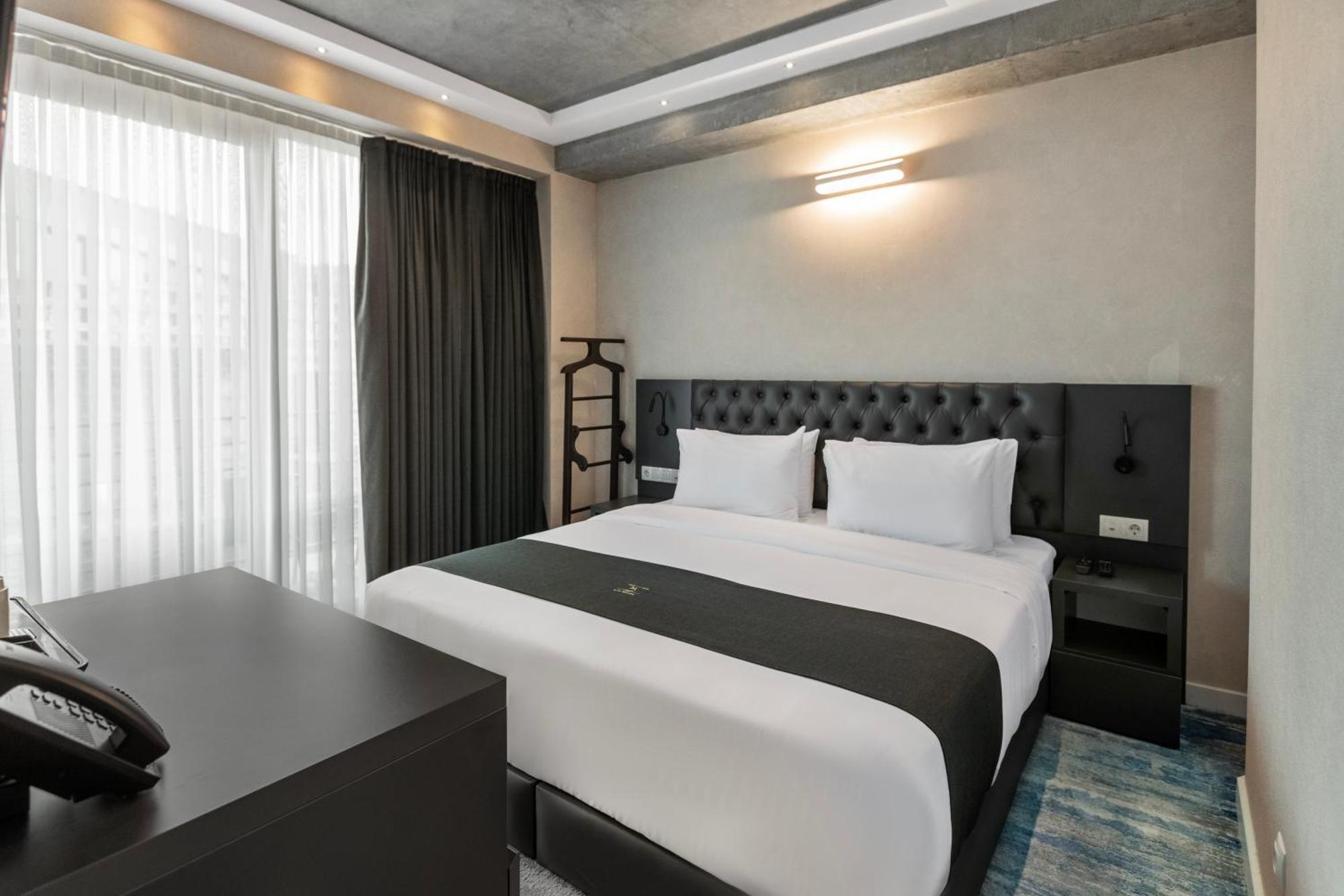 M 1 T Hotel Tbilisi Esterno foto