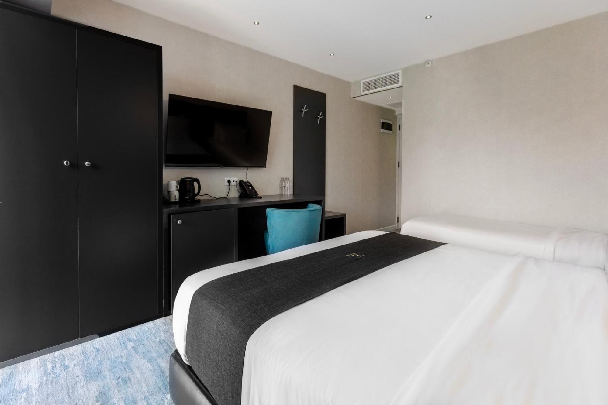 M 1 T Hotel Tbilisi Esterno foto