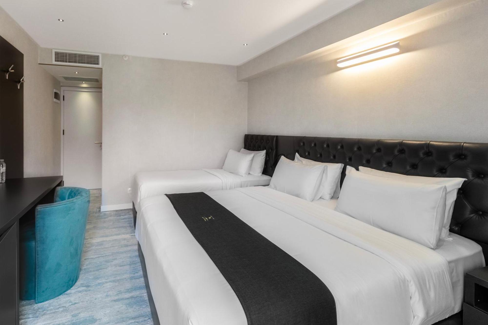 M 1 T Hotel Tbilisi Esterno foto