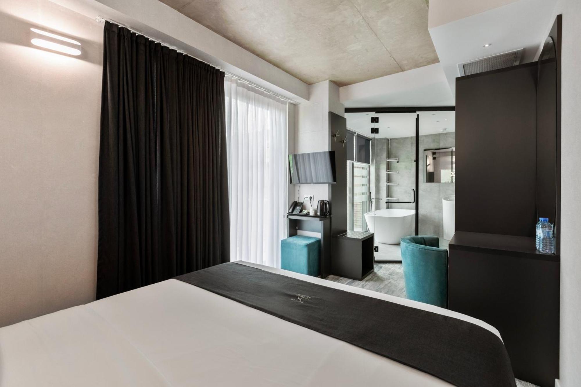 M 1 T Hotel Tbilisi Esterno foto