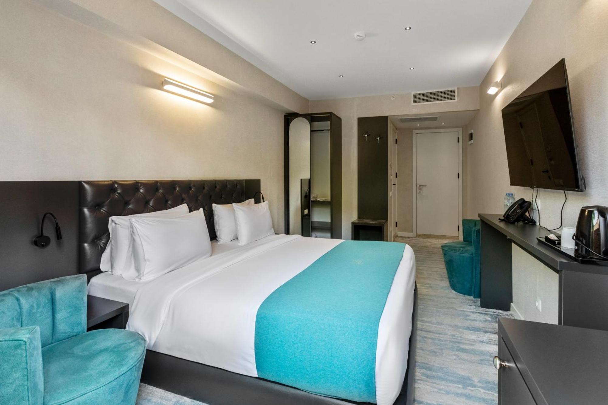 M 1 T Hotel Tbilisi Esterno foto